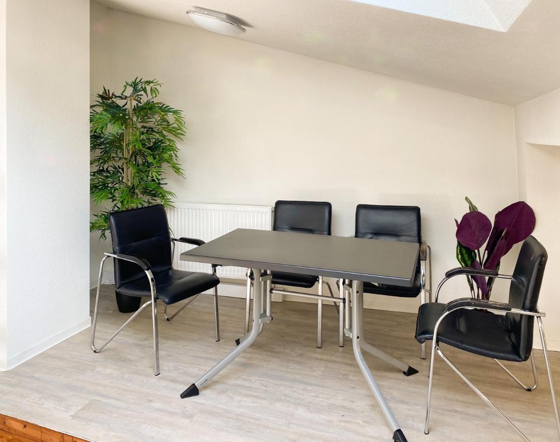 Traumhaftes Privatzimmer In Karlsruhe Buitenkant foto
