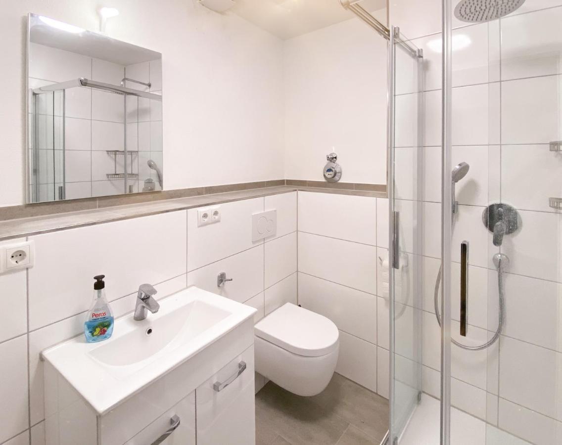 Traumhaftes Privatzimmer In Karlsruhe Buitenkant foto