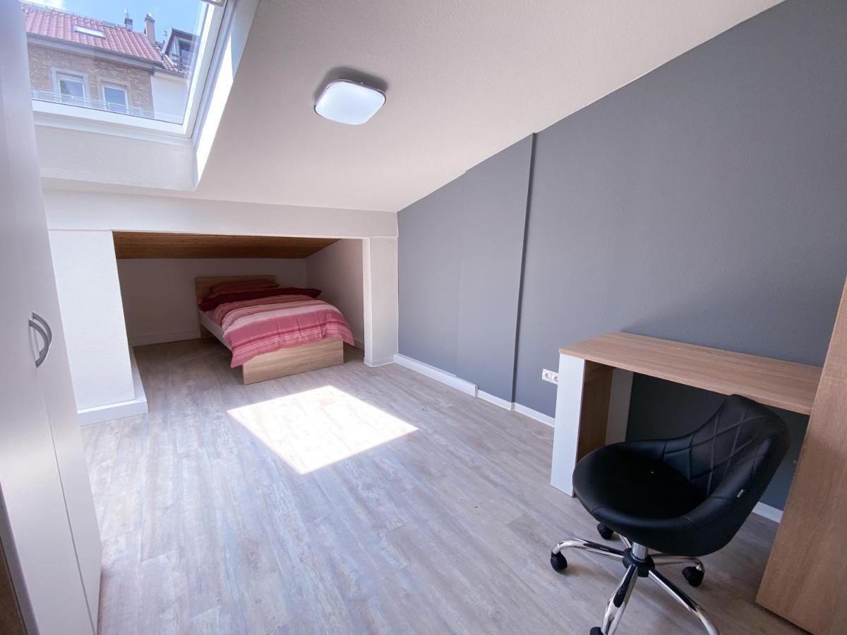 Traumhaftes Privatzimmer In Karlsruhe Buitenkant foto