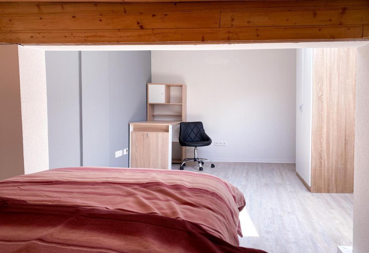 Traumhaftes Privatzimmer In Karlsruhe Buitenkant foto