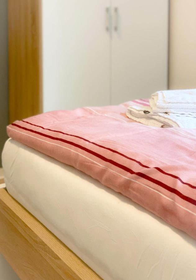 Traumhaftes Privatzimmer In Karlsruhe Buitenkant foto