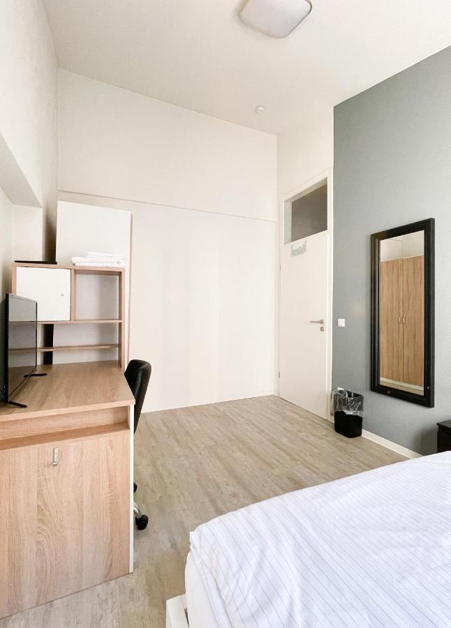 Traumhaftes Privatzimmer In Karlsruhe Buitenkant foto