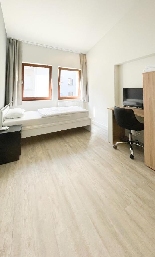 Traumhaftes Privatzimmer In Karlsruhe Buitenkant foto